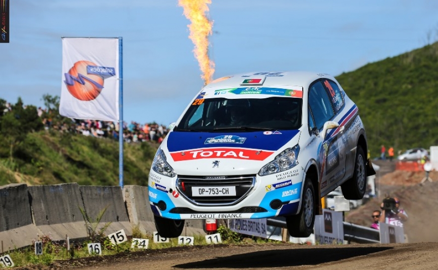 Algarvio Diogo Gago segundo no Sata Rallye Açores