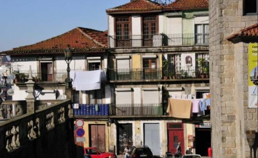 Senhorios confusos com folheto explicativo das Finanças sobre rendas