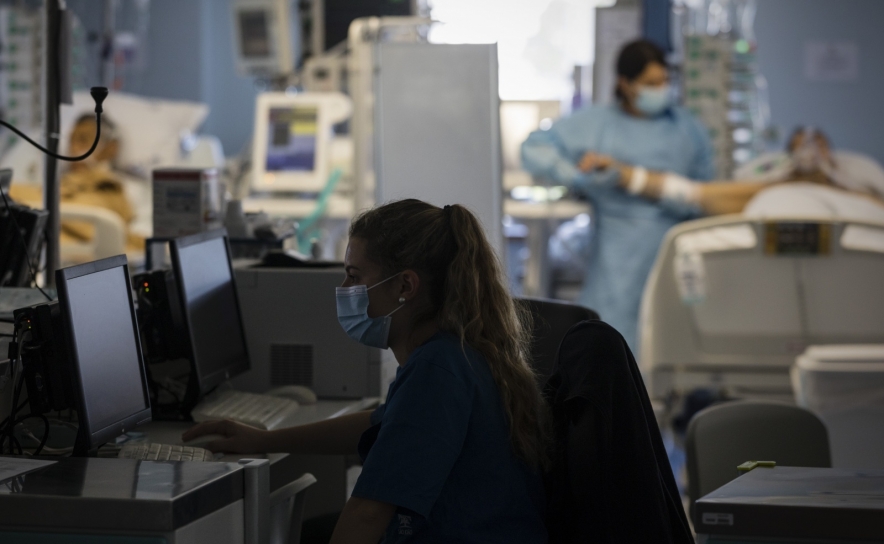 Covid-19: Cuidados intensivos com 72% das camas de cuidados intensivos ocupadas
