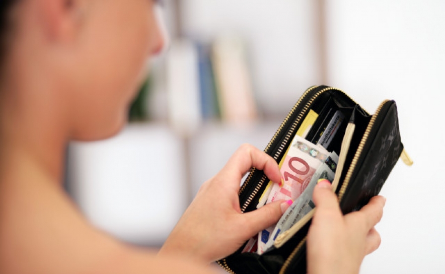 1/4 das pessoas de famílias que ganhavam até 650 euros perdeu todo o rendimento