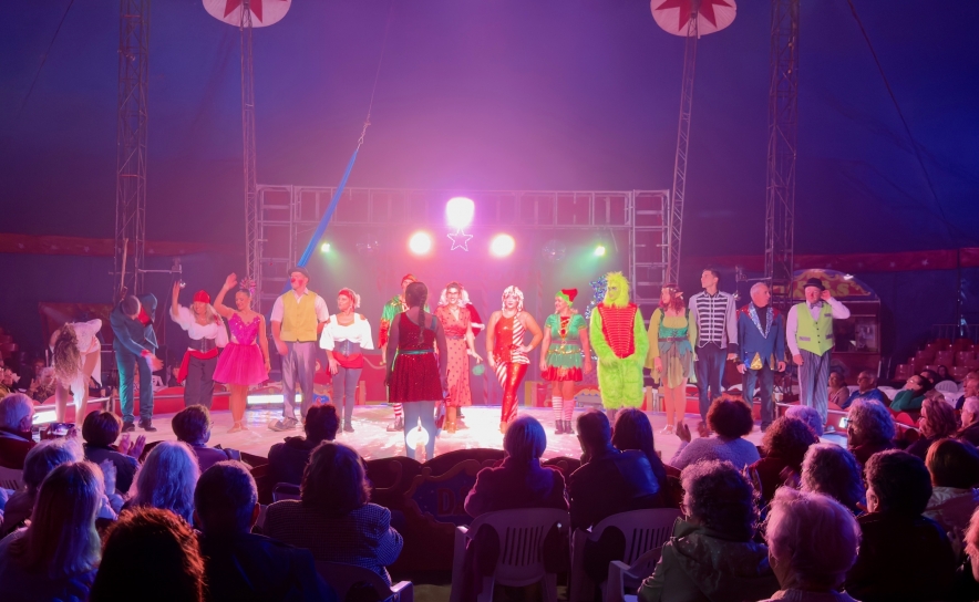 MUNICÍPIO DE FARO LEVOU TREZENTOS SENIORES AO CIRCO 