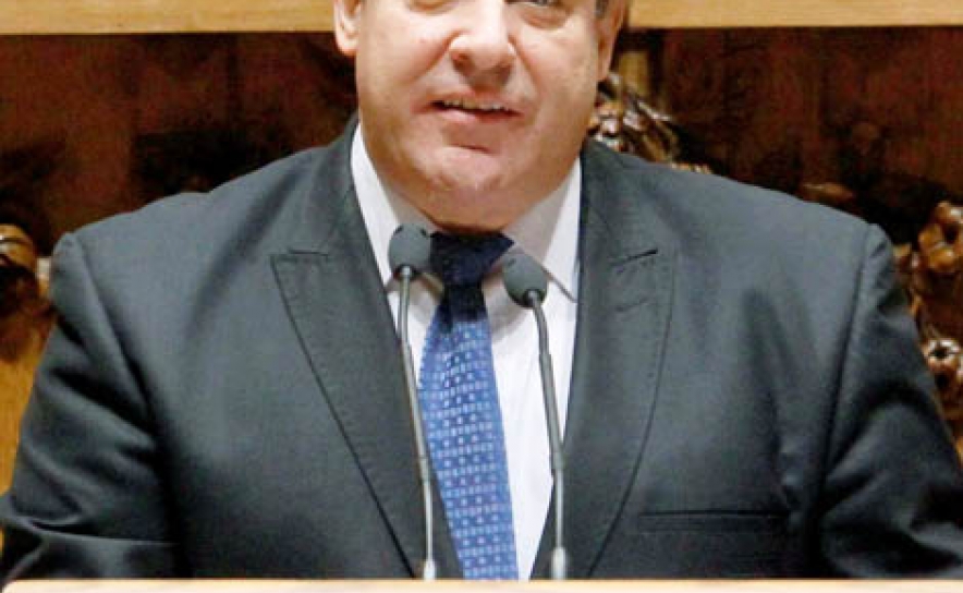 Ex-deputado Mendes Bota defende Paulo Júlio em tribunal