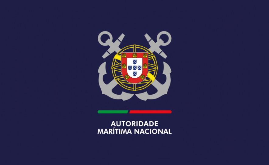 Incêndio em veleiro num estaleiro de Vila Real de Santo António