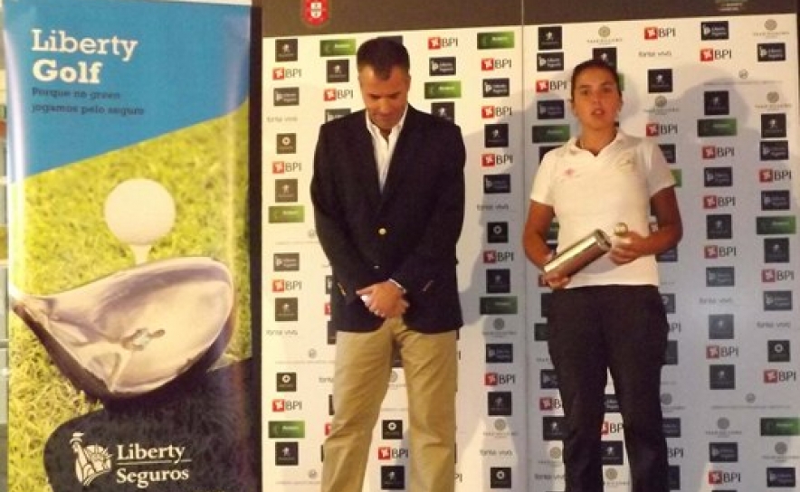 Susana Ribeiro e João Carlota a receberem os prémios de nº1 do Ranking Nacional BPI, com Gonçalo Xavier, representante do BPI