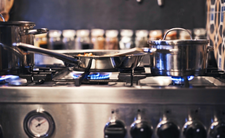 Preço do gás e luz a subir com a guerra: o que fazer para poupar?