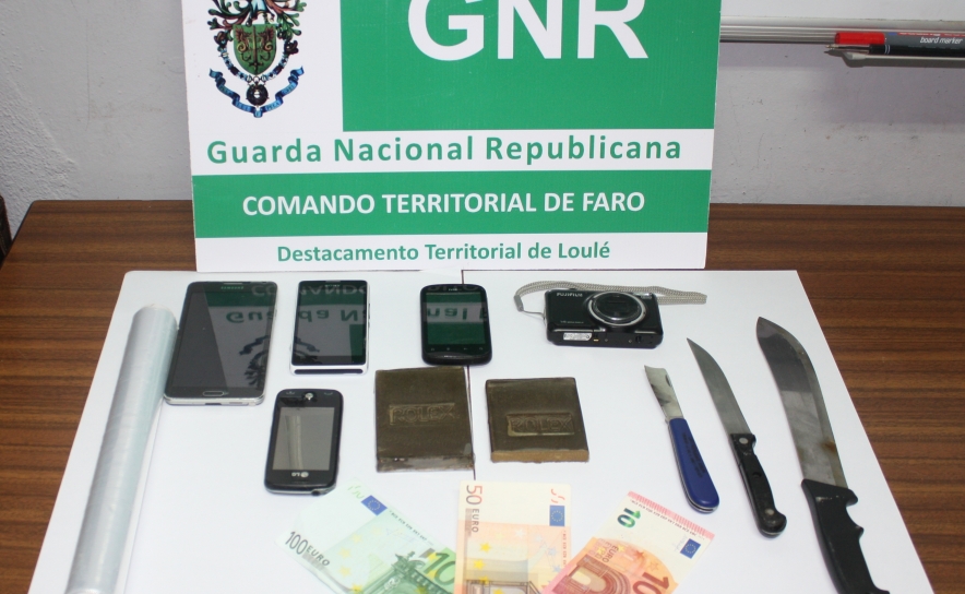 GNR de Quarteira detém indivíduo por tráfico de estupefacientes