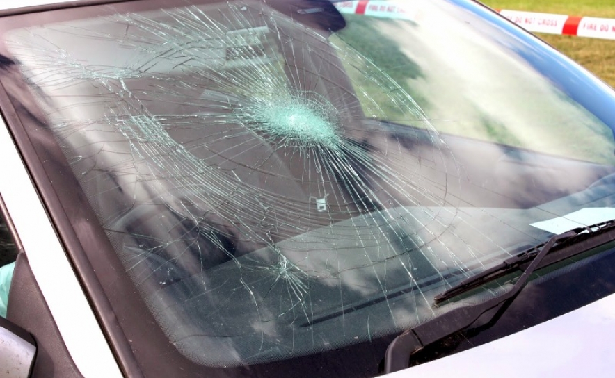 Quatro jovens constituídos arguidos por vandalizarem mais de 100 viaturas no Algarve