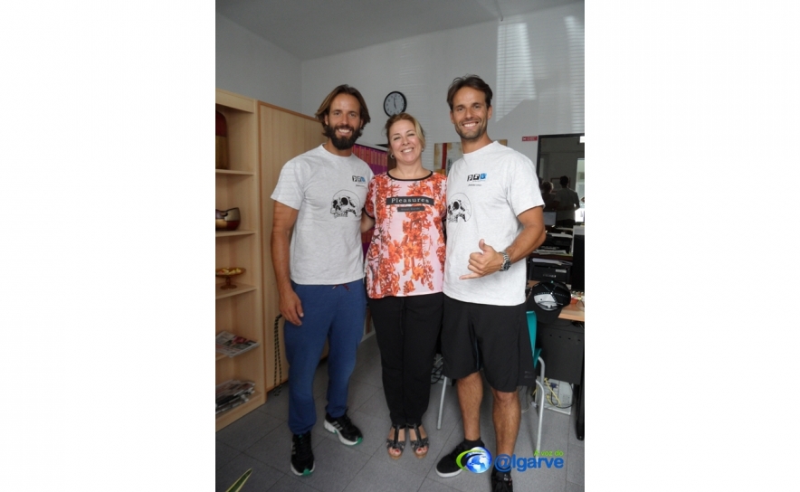 Nas instalações do jornal A Voz do Algarve com a Diretora