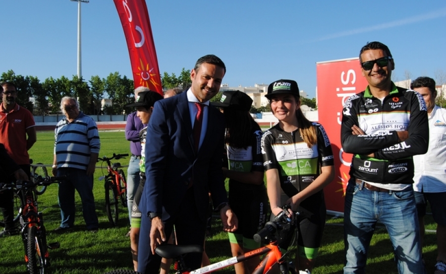 Licinio Santos entrega de Bicicleta