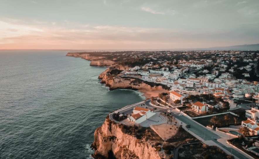 Algarve pretende ser polo para nómadas digitais