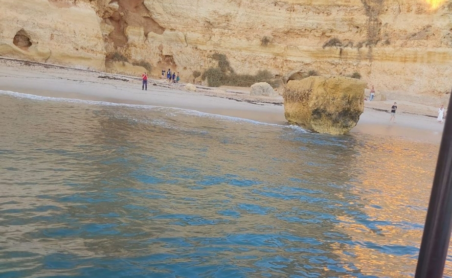 Estação Salva-vidas resgata mulher na praia da Marinha em Lagoa
