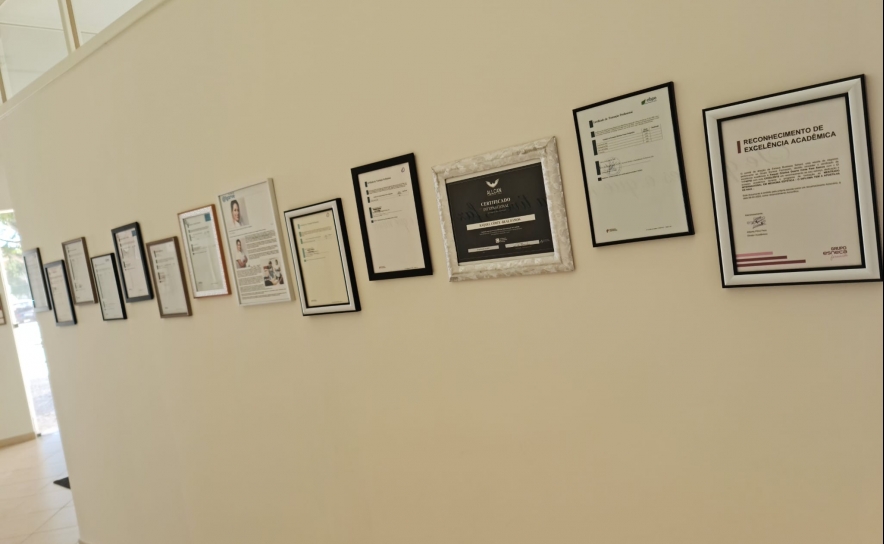 Certificados de Raquel Côrte-Real