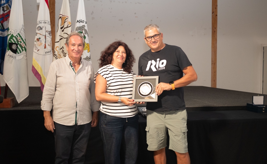 1º Lugar Tiro aos Pratos Individual-  Luís Pintão com Vitor Palmilha (Presidente CNCP) e Rute Silva (Presidente CM Vila do Bispo)