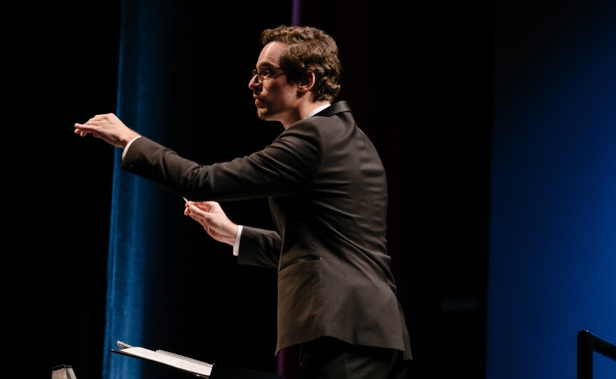 Martim Sousa Tavares estreia-se como Maestro Titular da Orquestra Clássica do Sul
