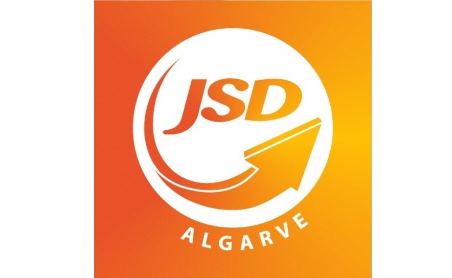Seca no Algarve: a necessidade de uma estratégia para a sobrevivência hídrica Seca no Algarve: a necessidade de uma estratégia para a sobrevivência hídrica