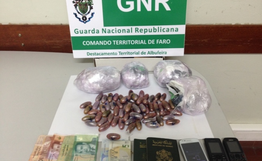 Dois detidos em Albufeira por tráfico de estupefaciente