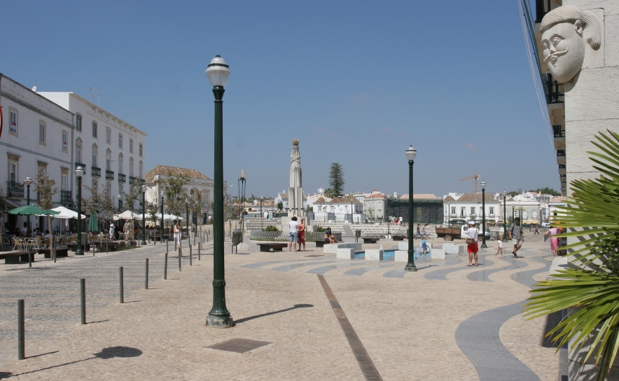 Autarquia de Tavira pretende reduzir taxa a prédios arrendados para habitação permanente Autarquia de Tavira pretende reduzir taxa a prédios arrendados para habitação permanente