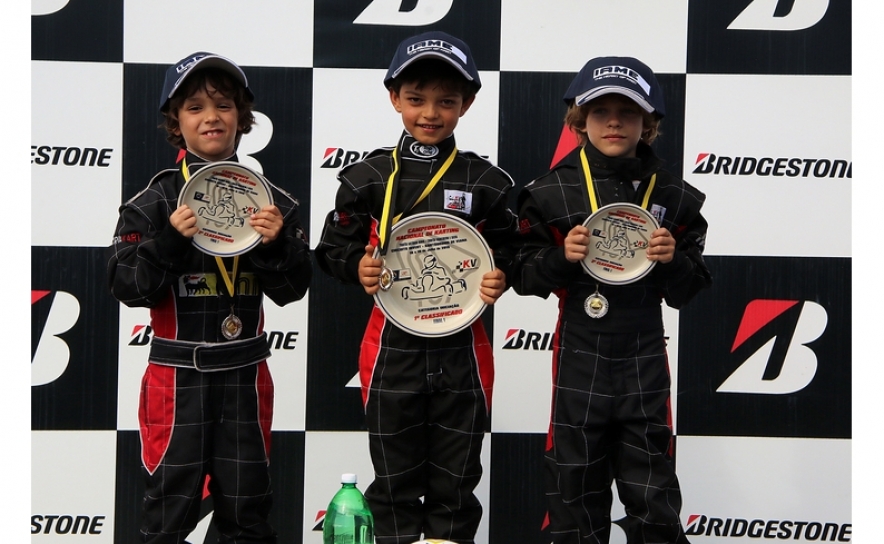 Mateus Cabrelli à esquerda